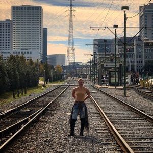 Meet your Posher, Cassandra